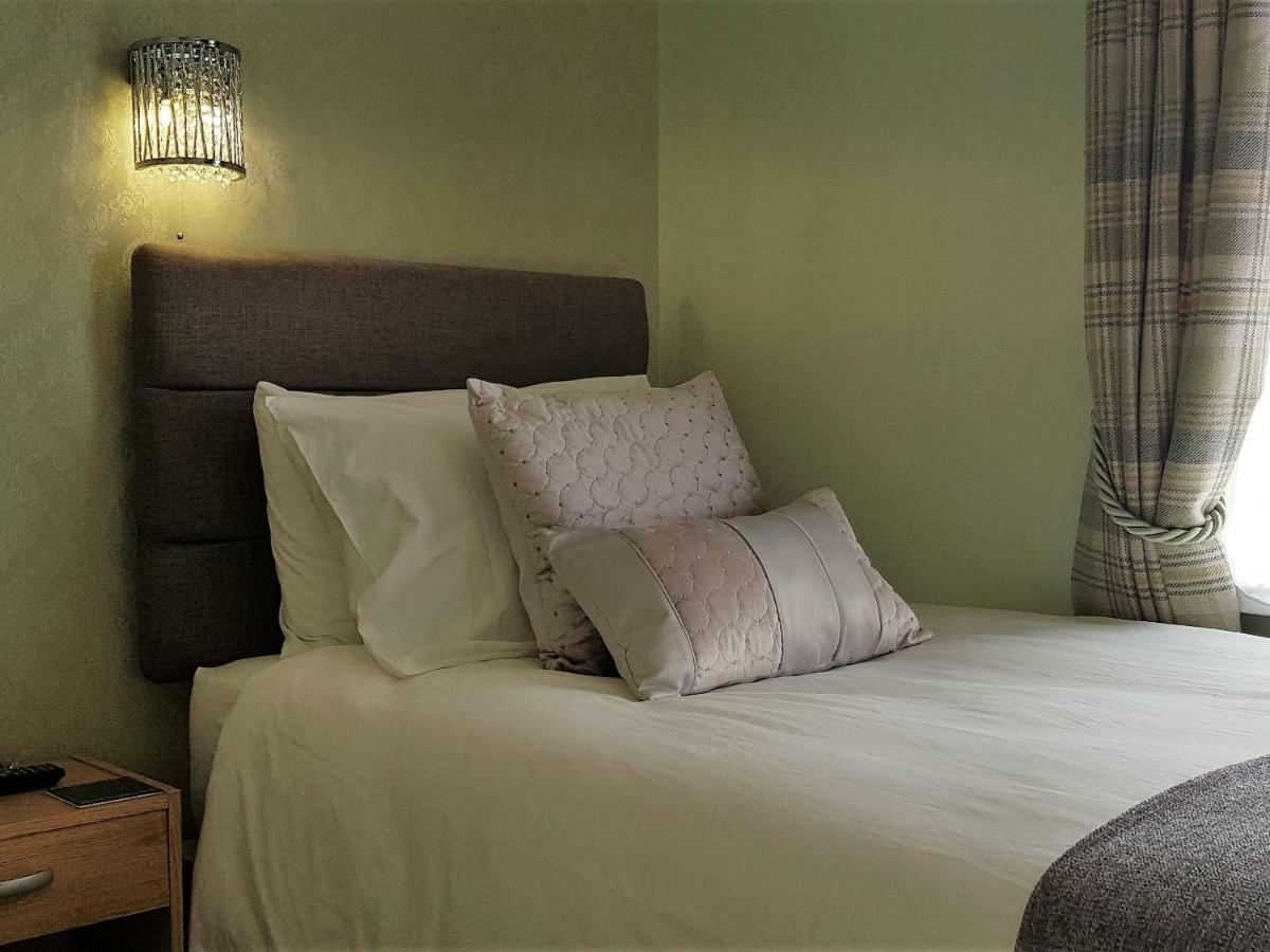 Courtneys Of Gynn Square Bed & Breakfast Blackpool Exterior photo