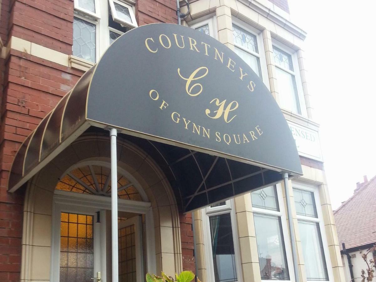 Courtneys Of Gynn Square Bed & Breakfast Blackpool Exterior photo